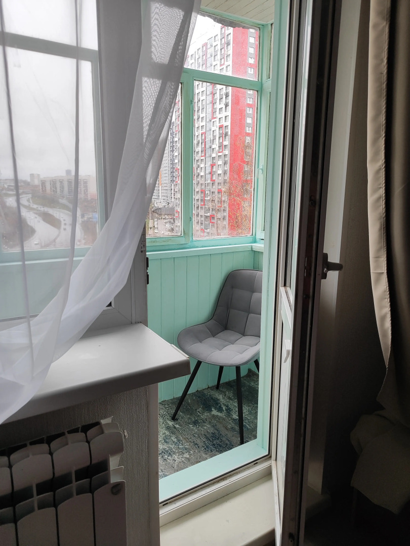 Квартира Даурская, Город на Ладони