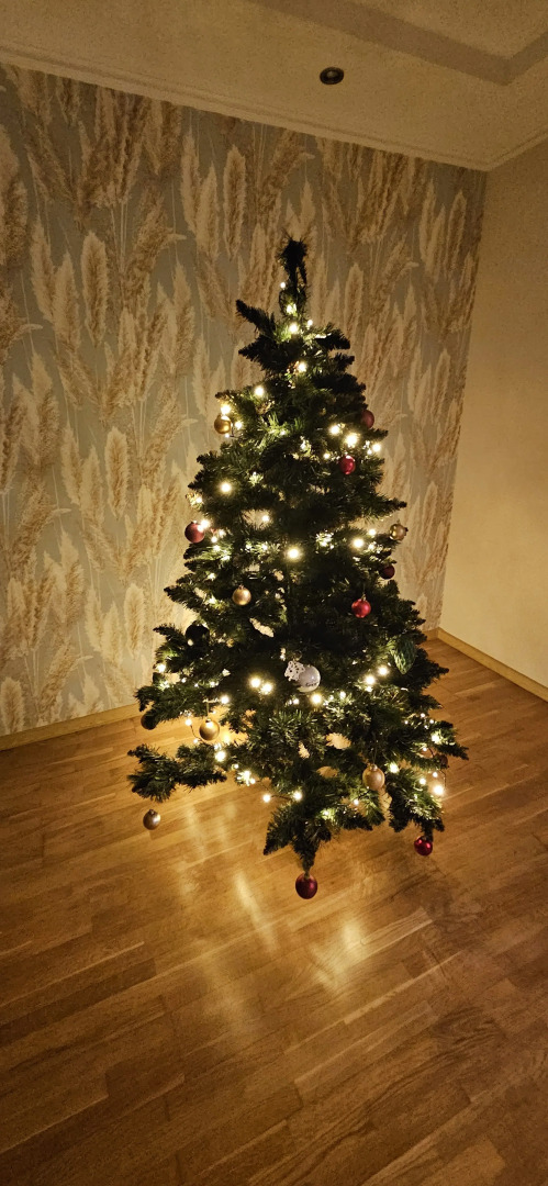 Квартира Просторная 2хкомнатная возле метро