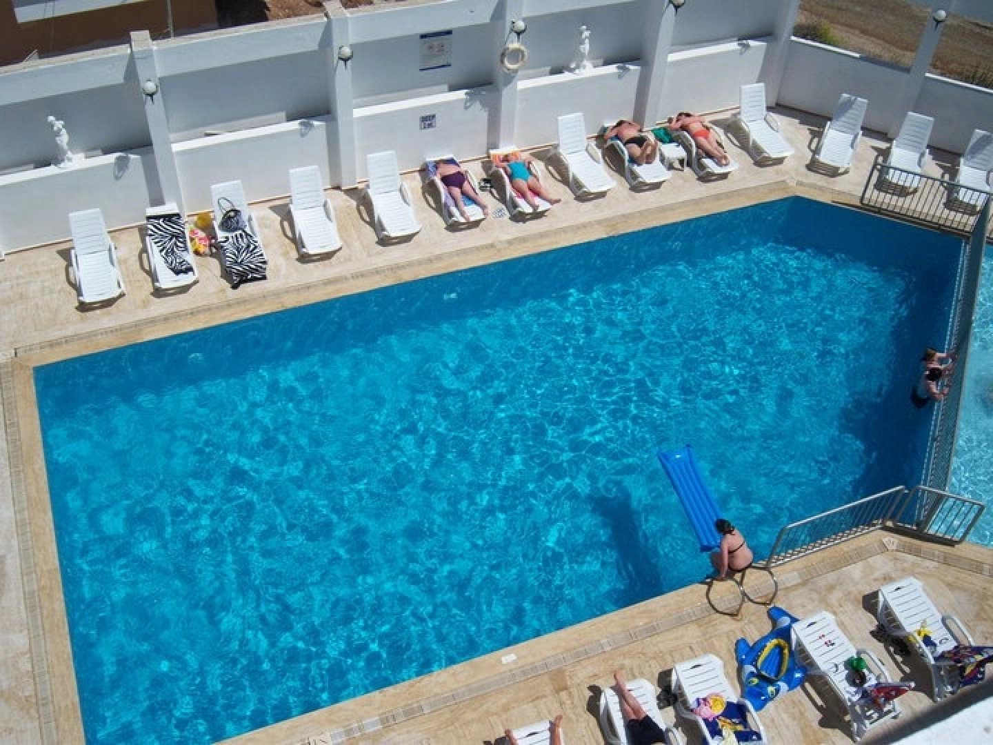 Апарт-Отель Tuntas Suites Altinkum