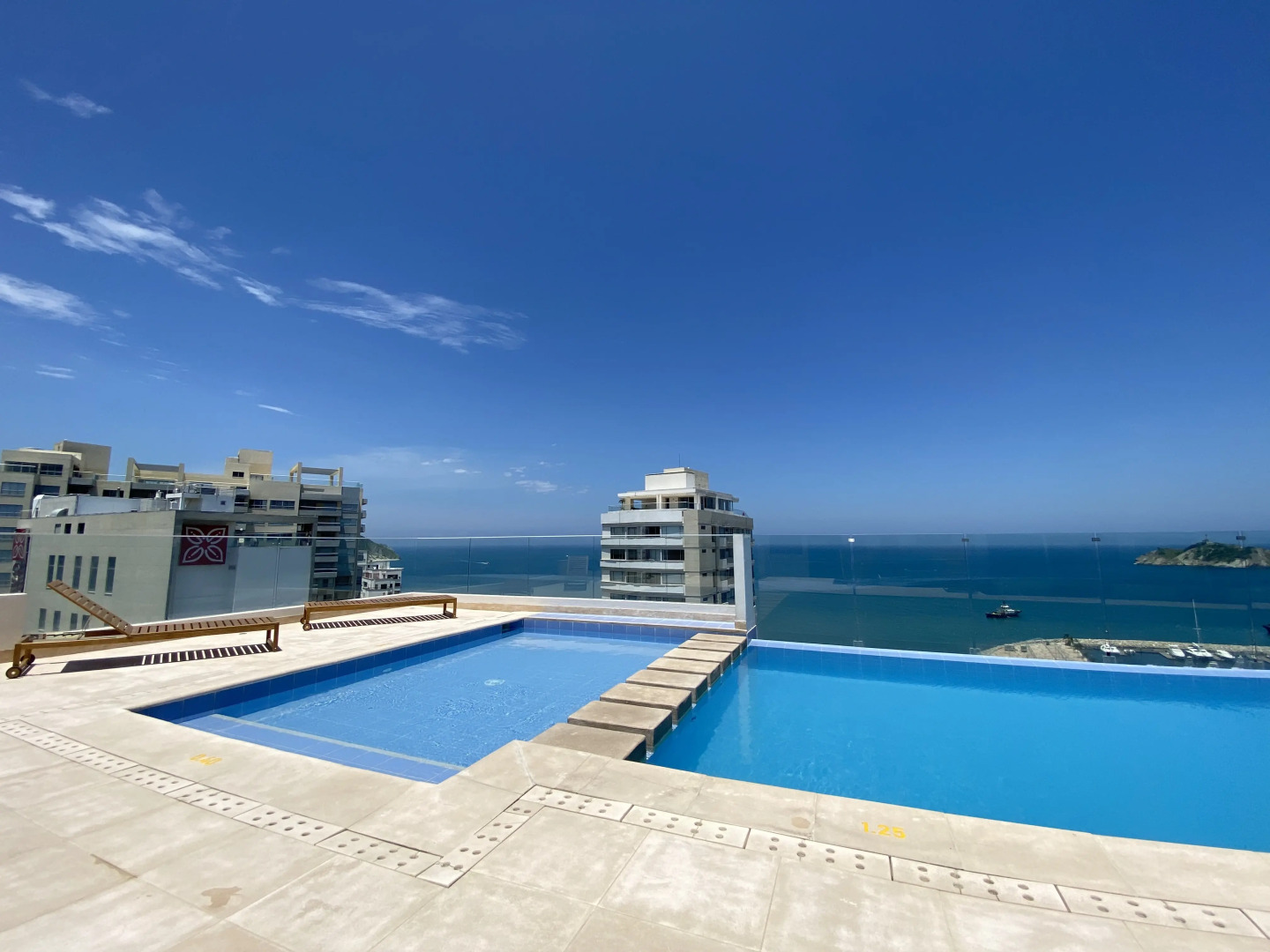 Апартаменты Blue Loft oceanview in Marina rooftop pool prime location