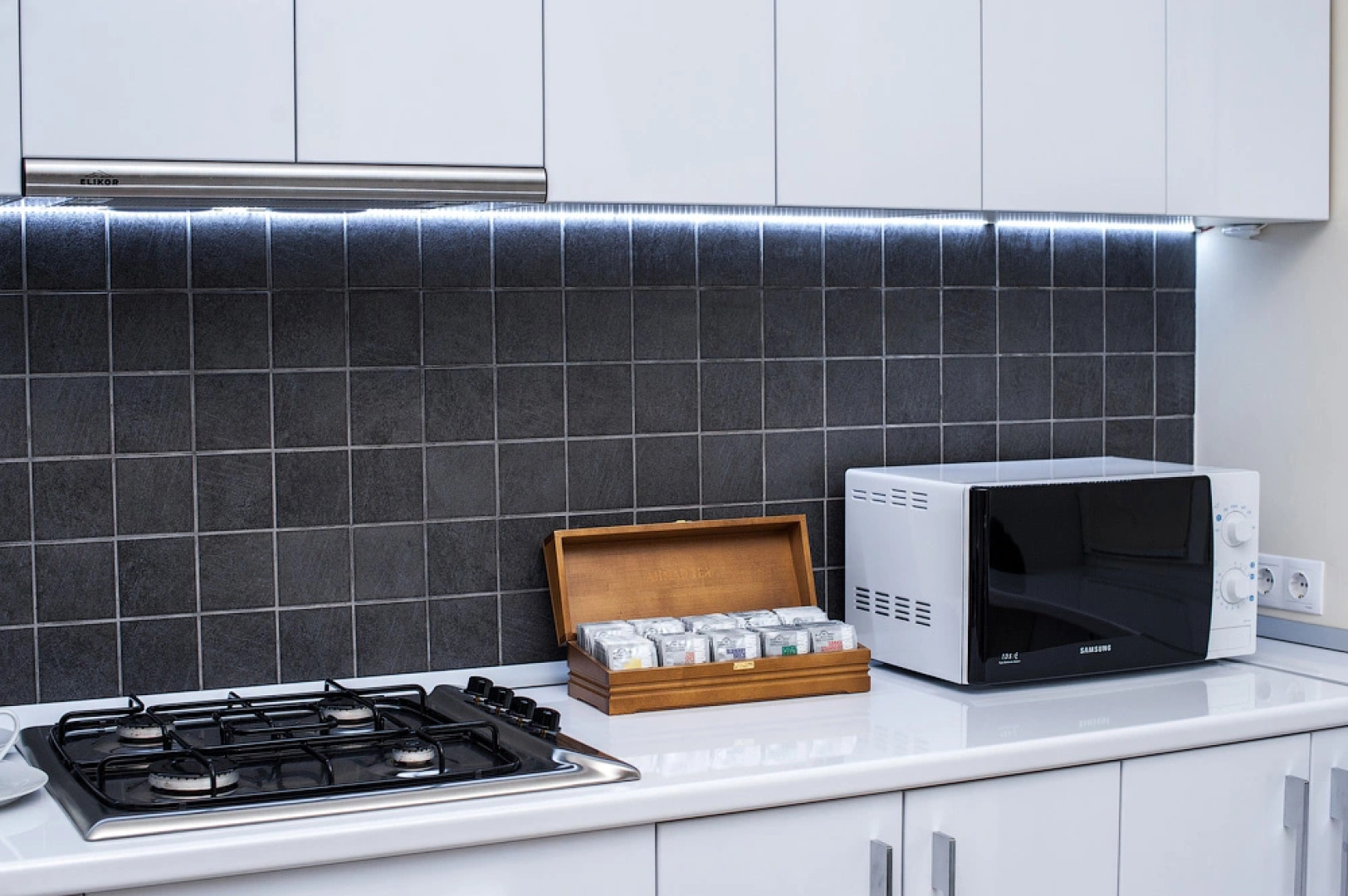 Апартаменты Тихая студия 36кв.м,рядом станция подземного трамвая и большой ТЦ