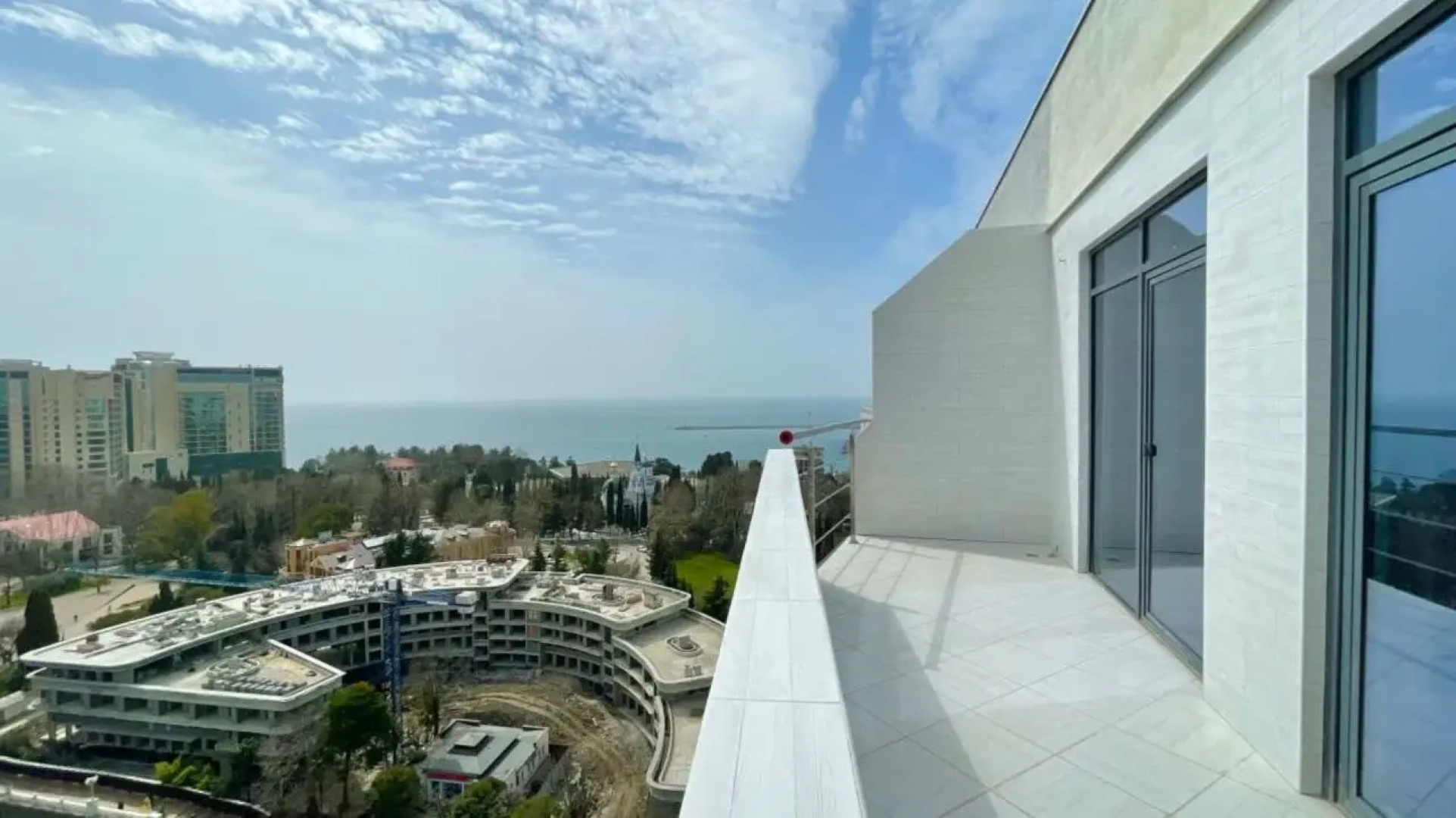 Апартаменты просторные в топовой локации Сочи у Морпорта