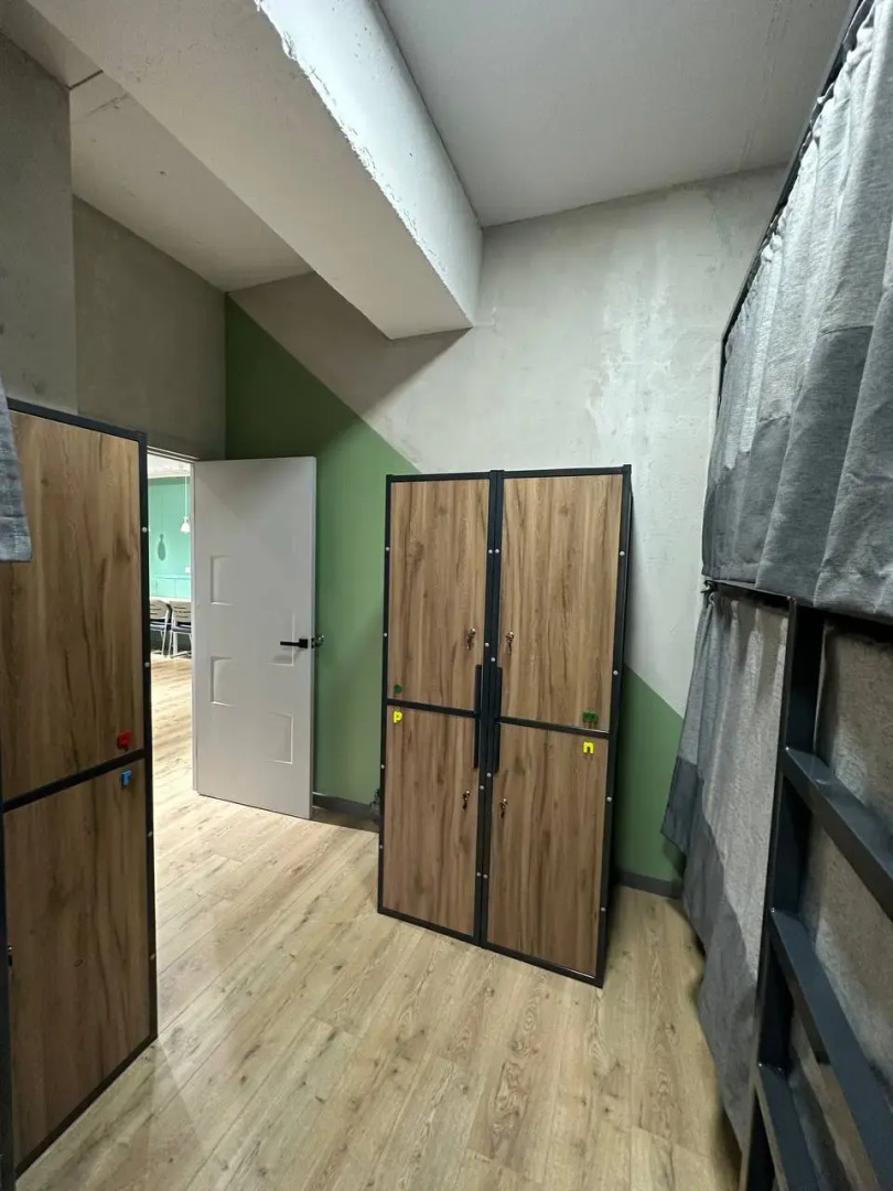 Хостел izzzi hostel Bishkek