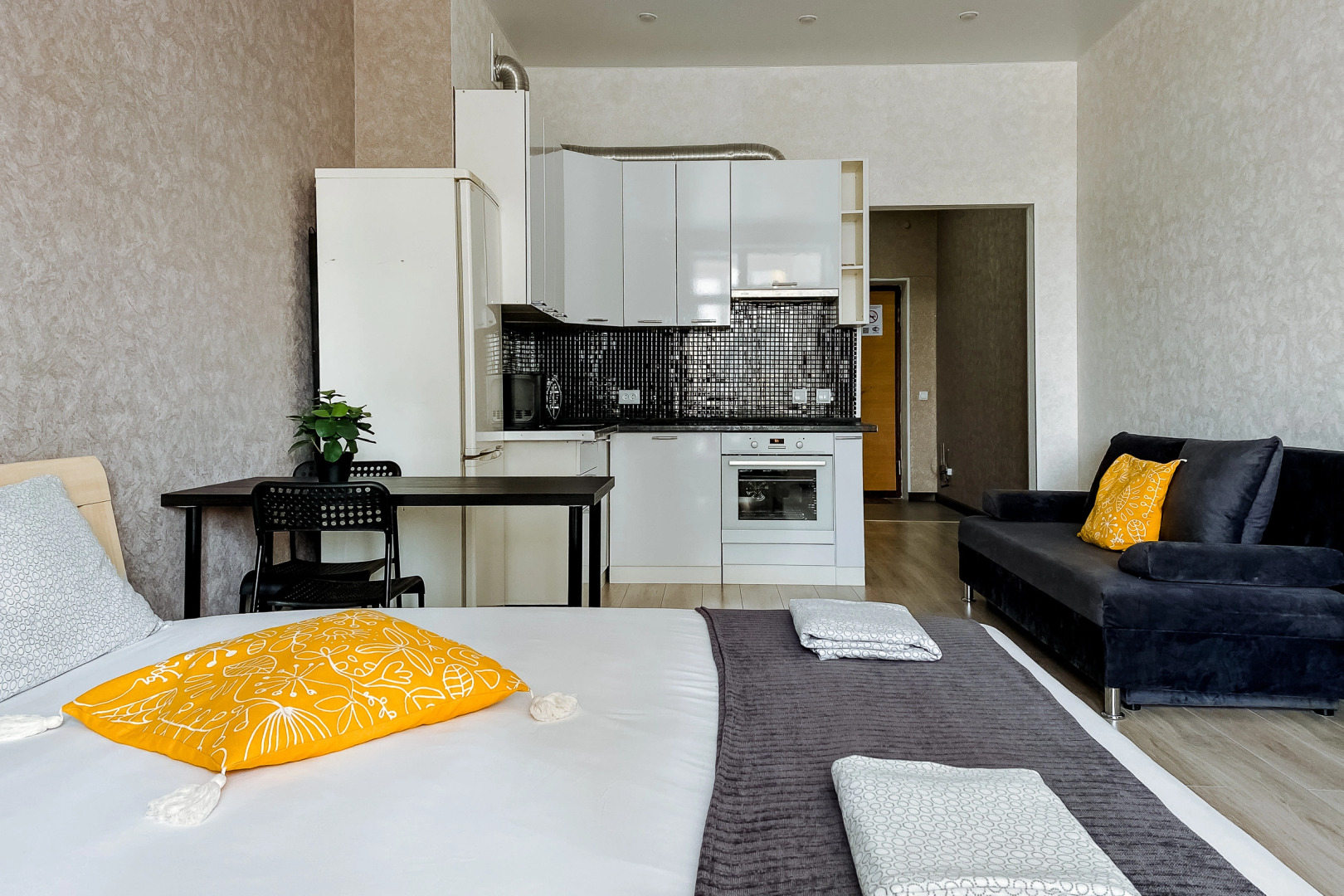 Апартаменты студия на бульваре Давлеткильдеева 5