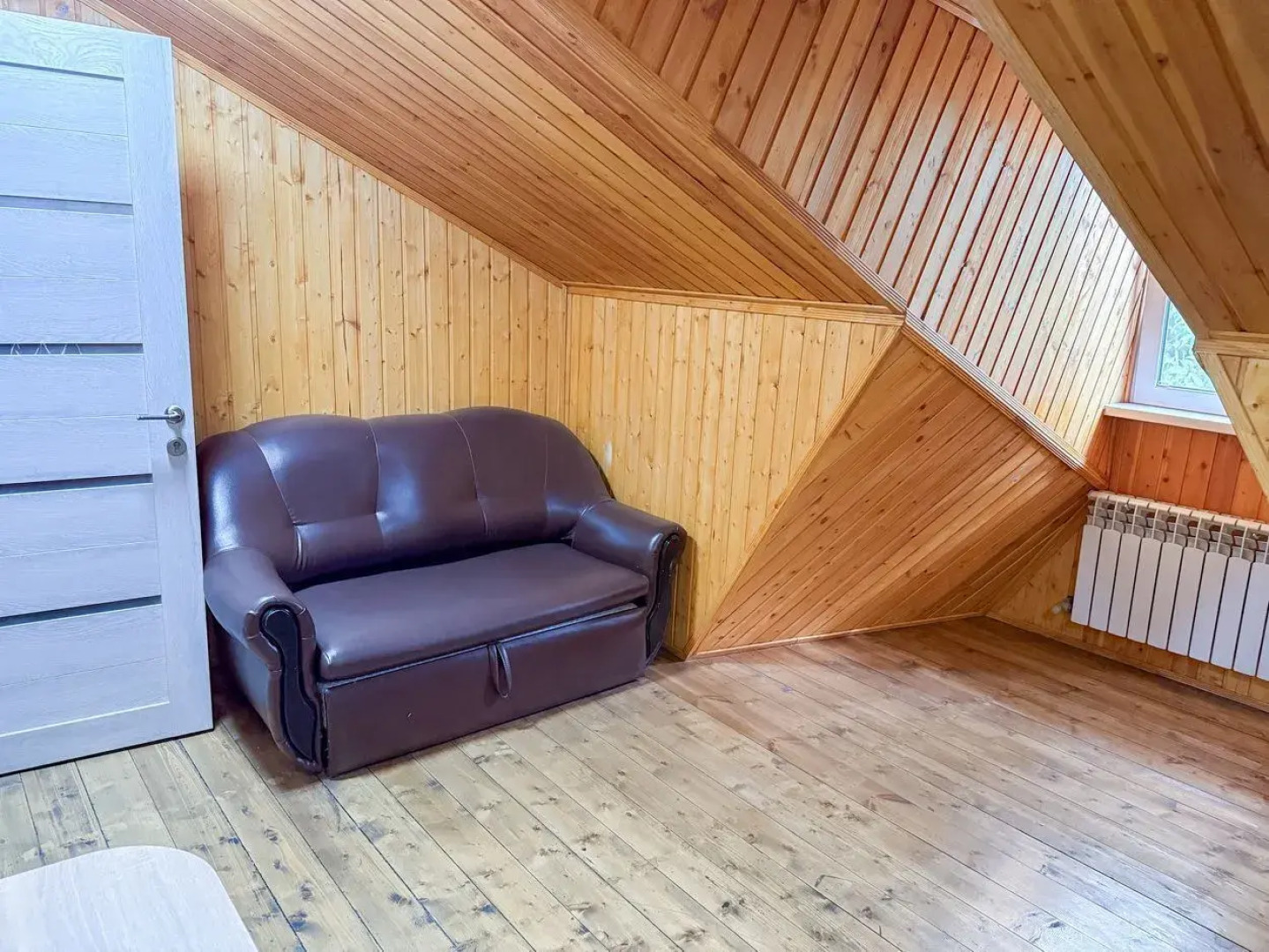 Частный дом с баней и бассейном