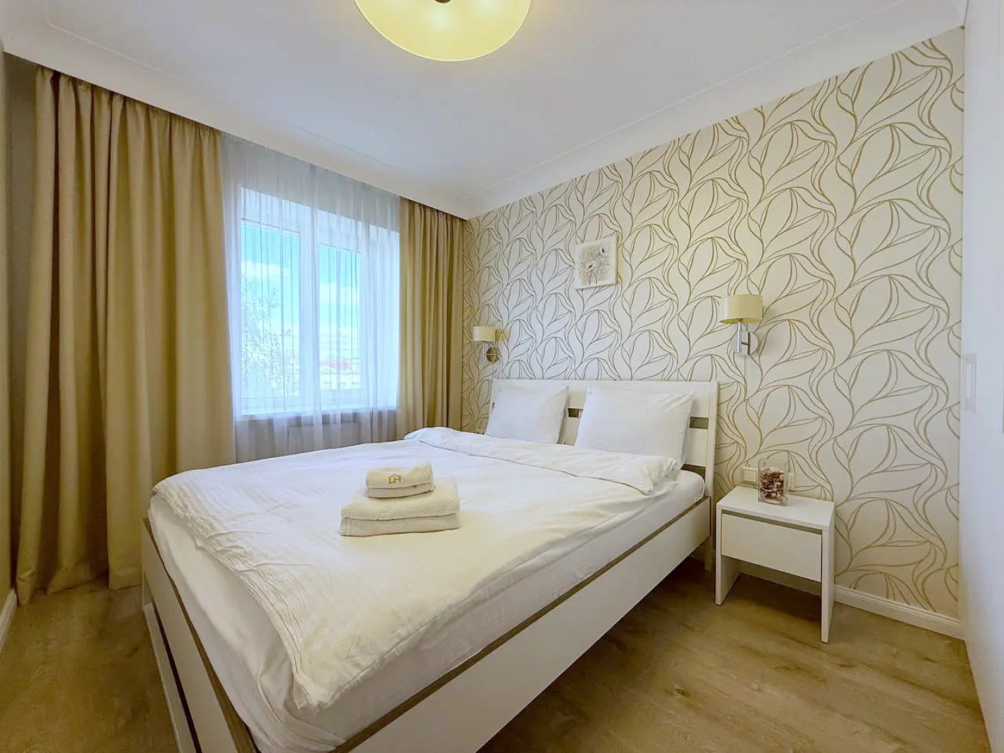 Апартаменты 4-комнатные HomeApart Сторожовская 8 (2)