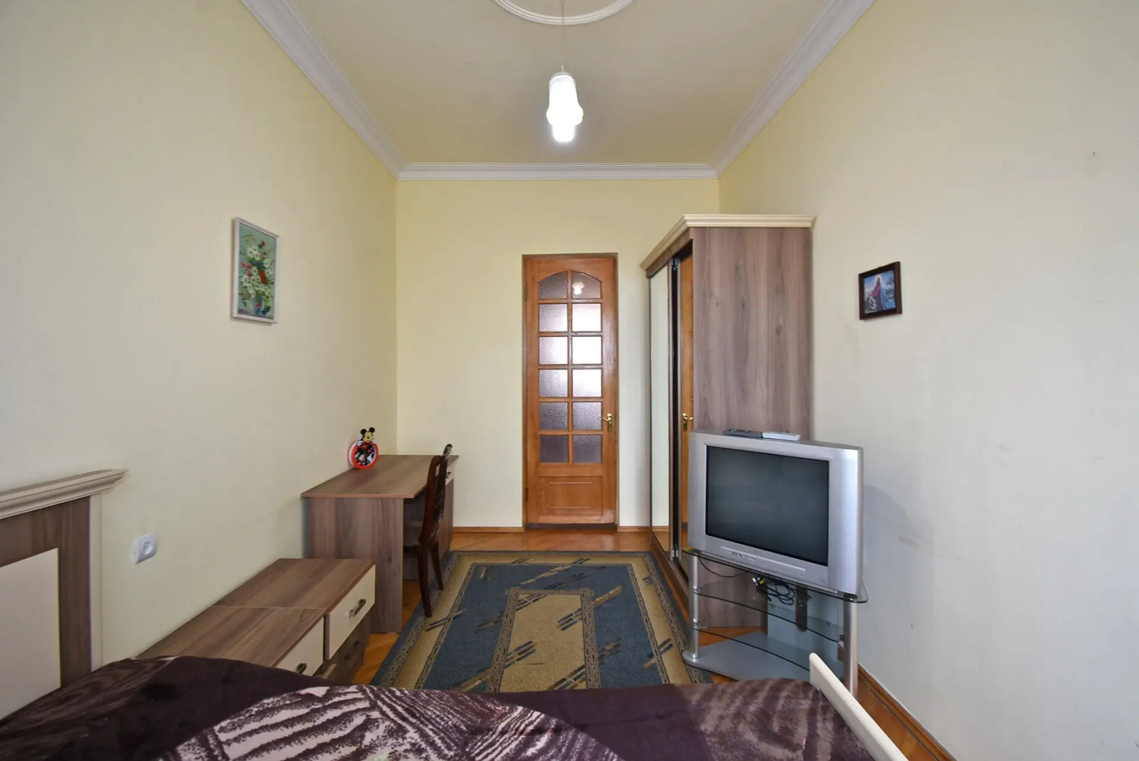 6 комнатный особняк с видом на сад