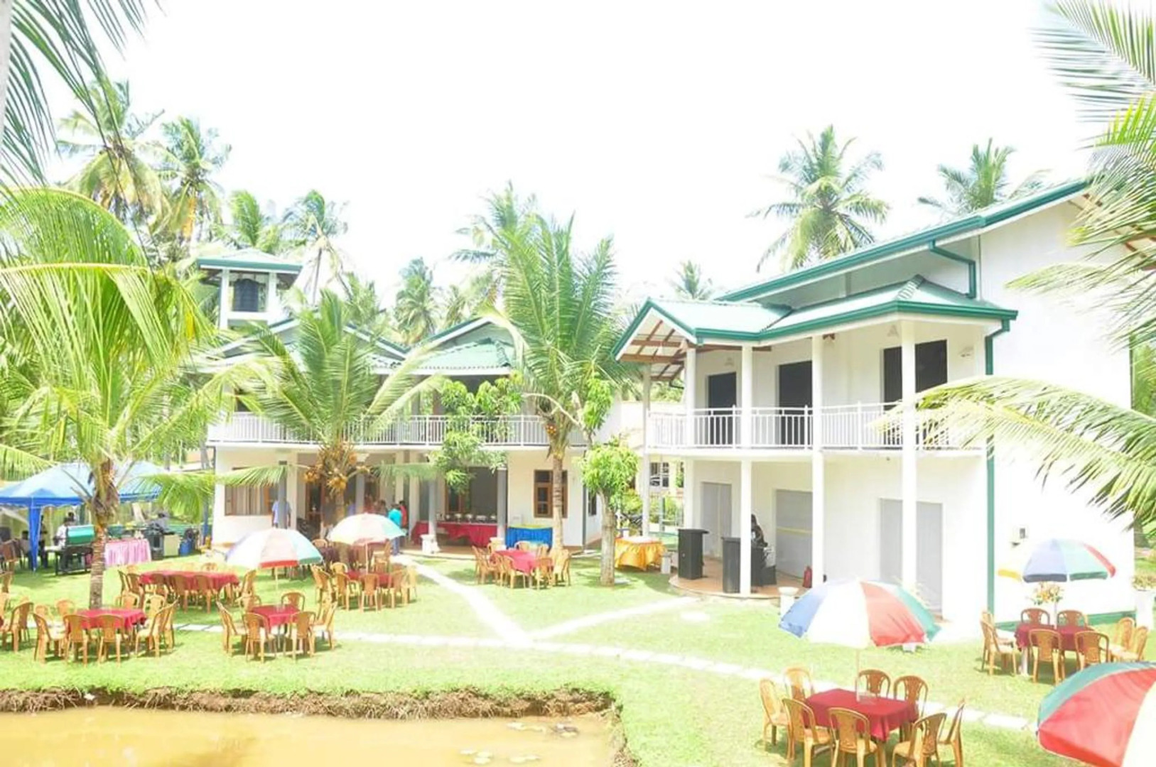 Отель Yoho Lake View Resort