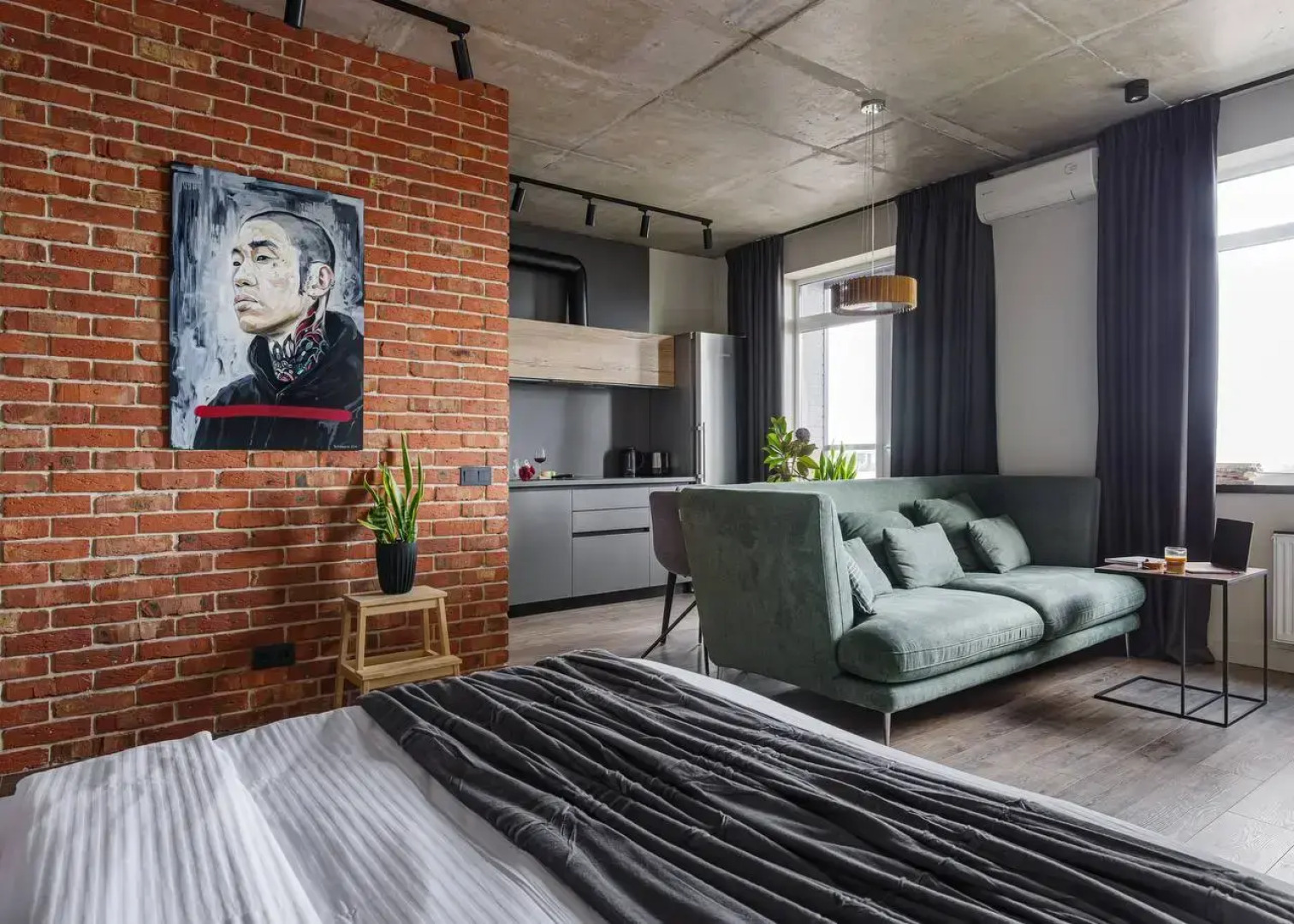 Апартаменты VEROM с видом на реку и город