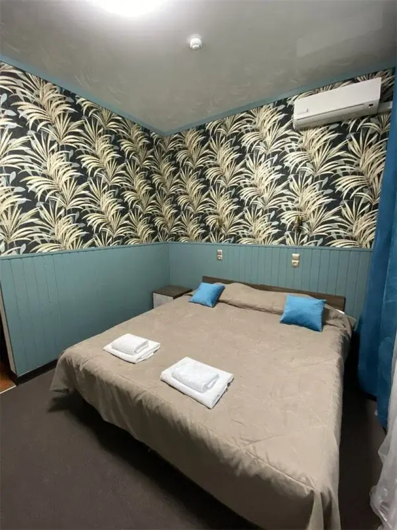 Отель Корона