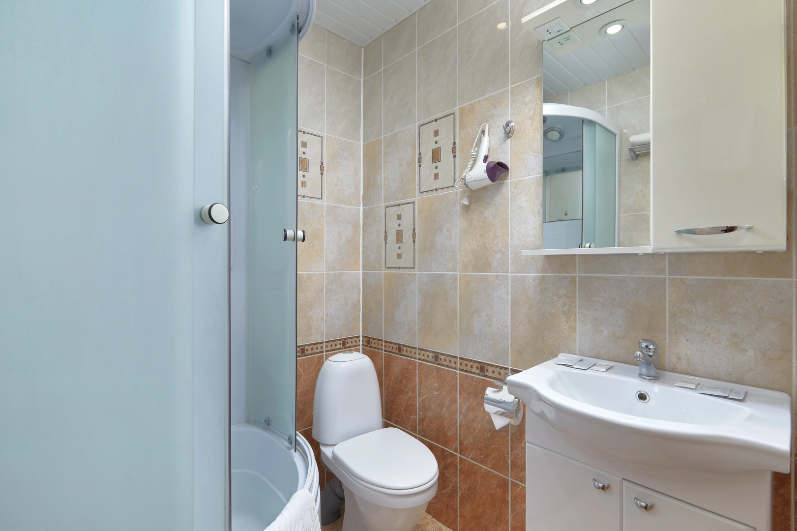 Отель Ленская