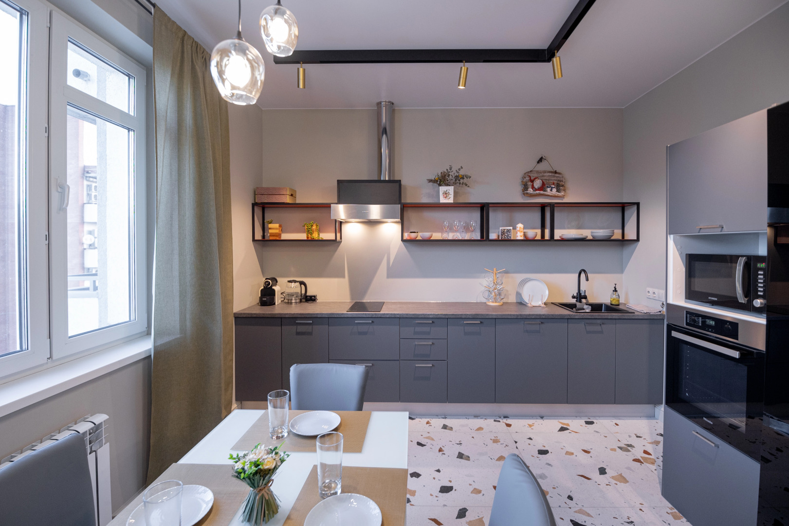 Апартаменты Современные у метро Покрышкина