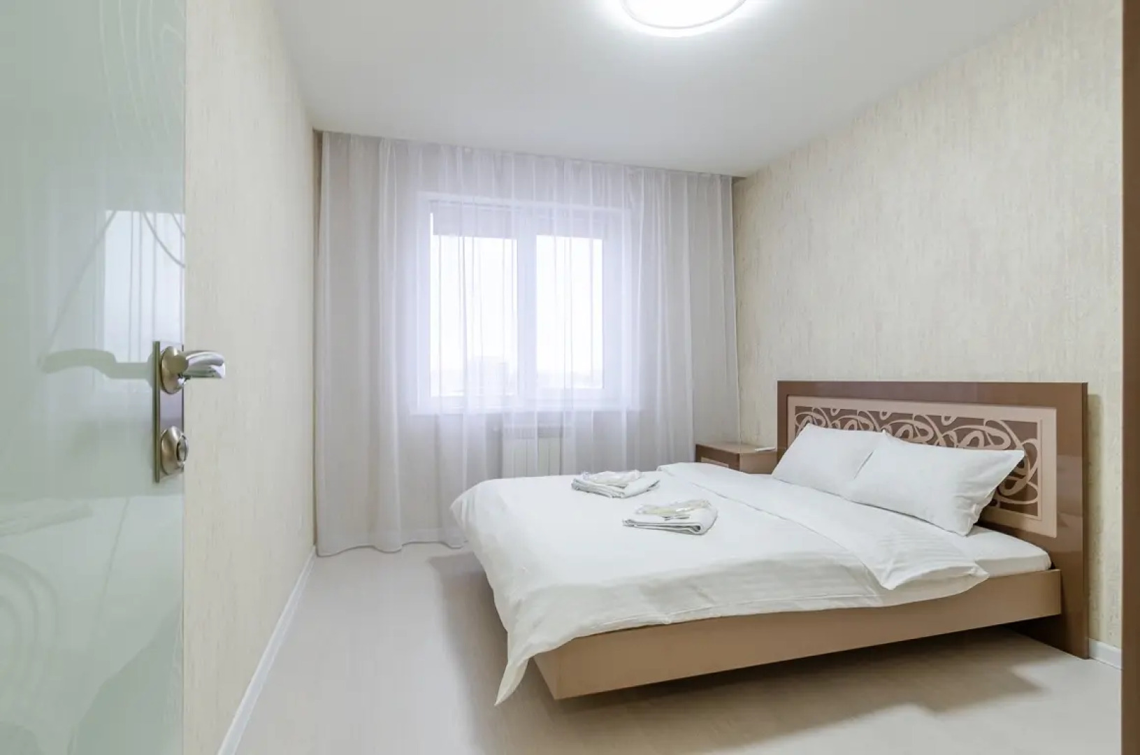 Апартаменты "Белоснежная 2 комнатная на Франко"