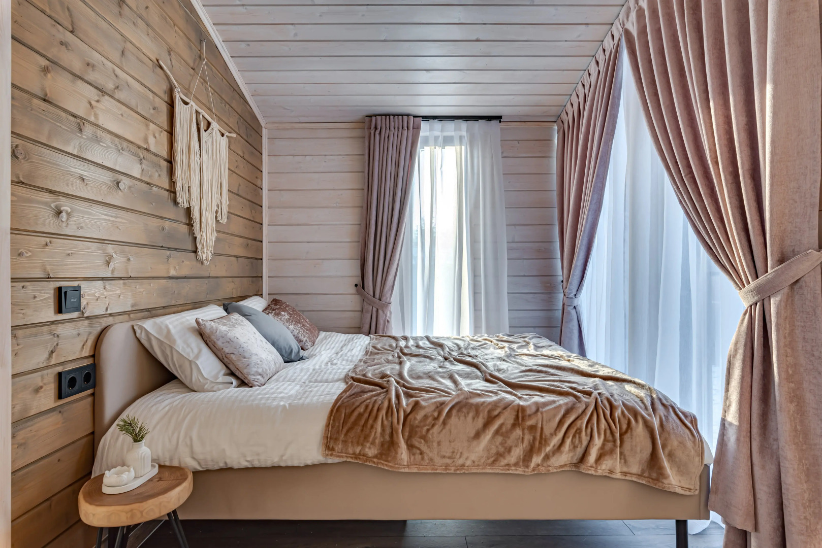 Частный Дом с камином, сауной и панорамными окнами