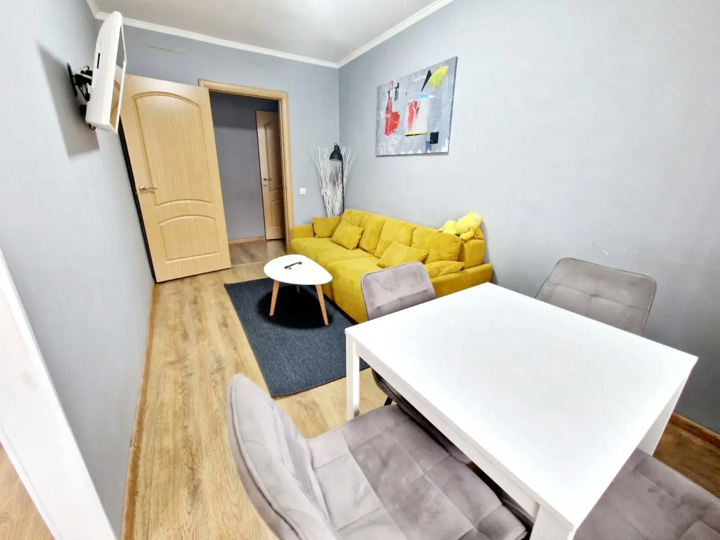 Апартаменты Трёхкомнатные Центр, Ленинский 29, Колибри#29