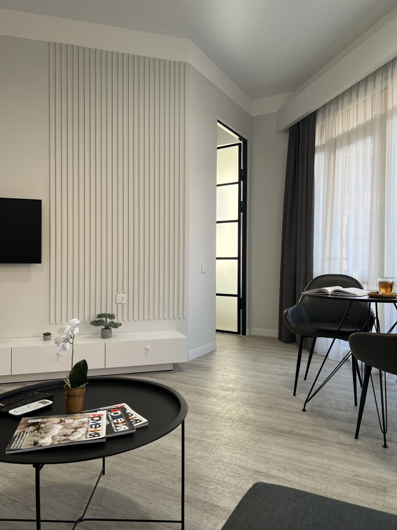 Апартаменты улучшенные в центре города от Sweet Home