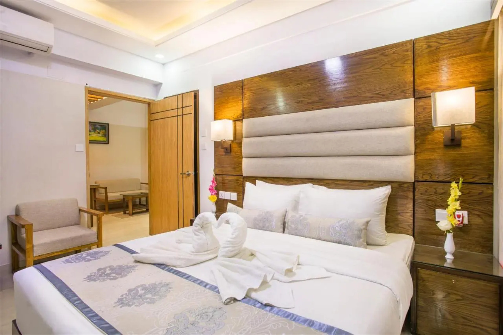 Отель White Palace