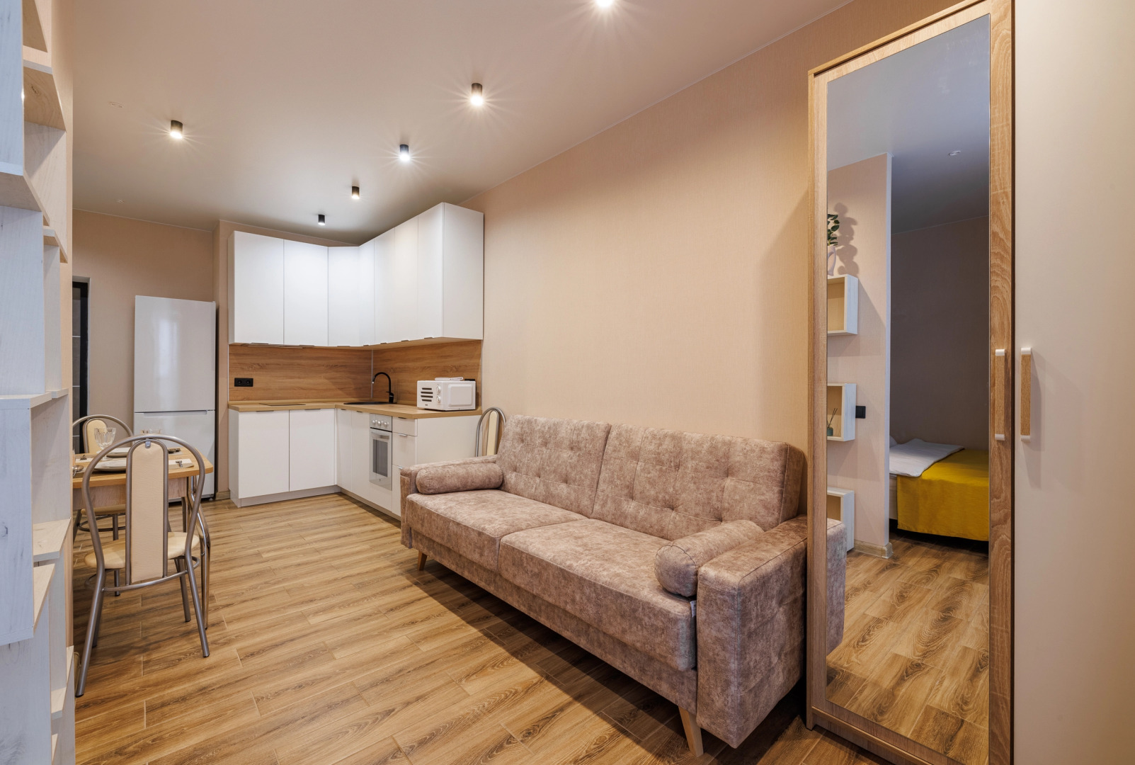 Апартаменты  Hotel Home на Оборонной