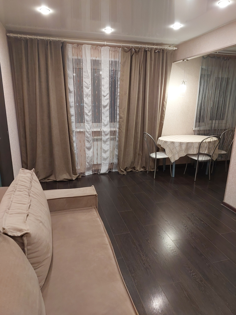 Квартира 2-х комнатная на Печорском проспект 57