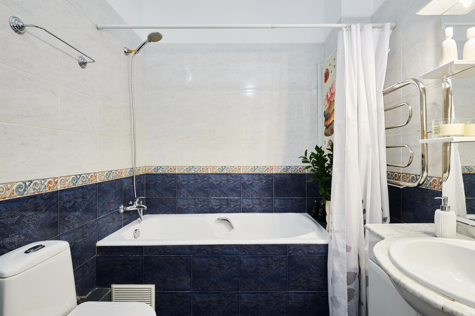 Квартира GM Apartments Шикарная Пятёрка с домашним кинотеатром