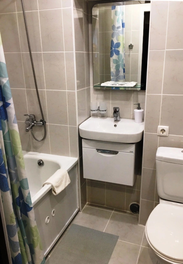 Отель Моника