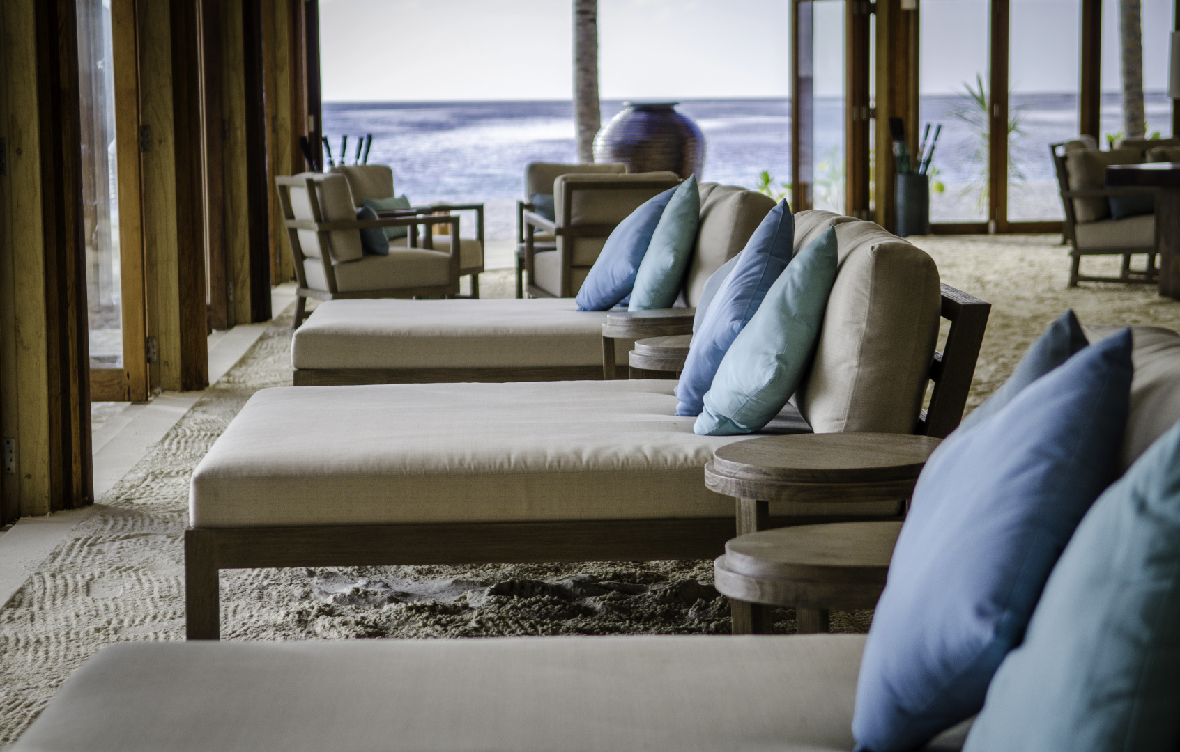 Отель Mirihi Island Resort