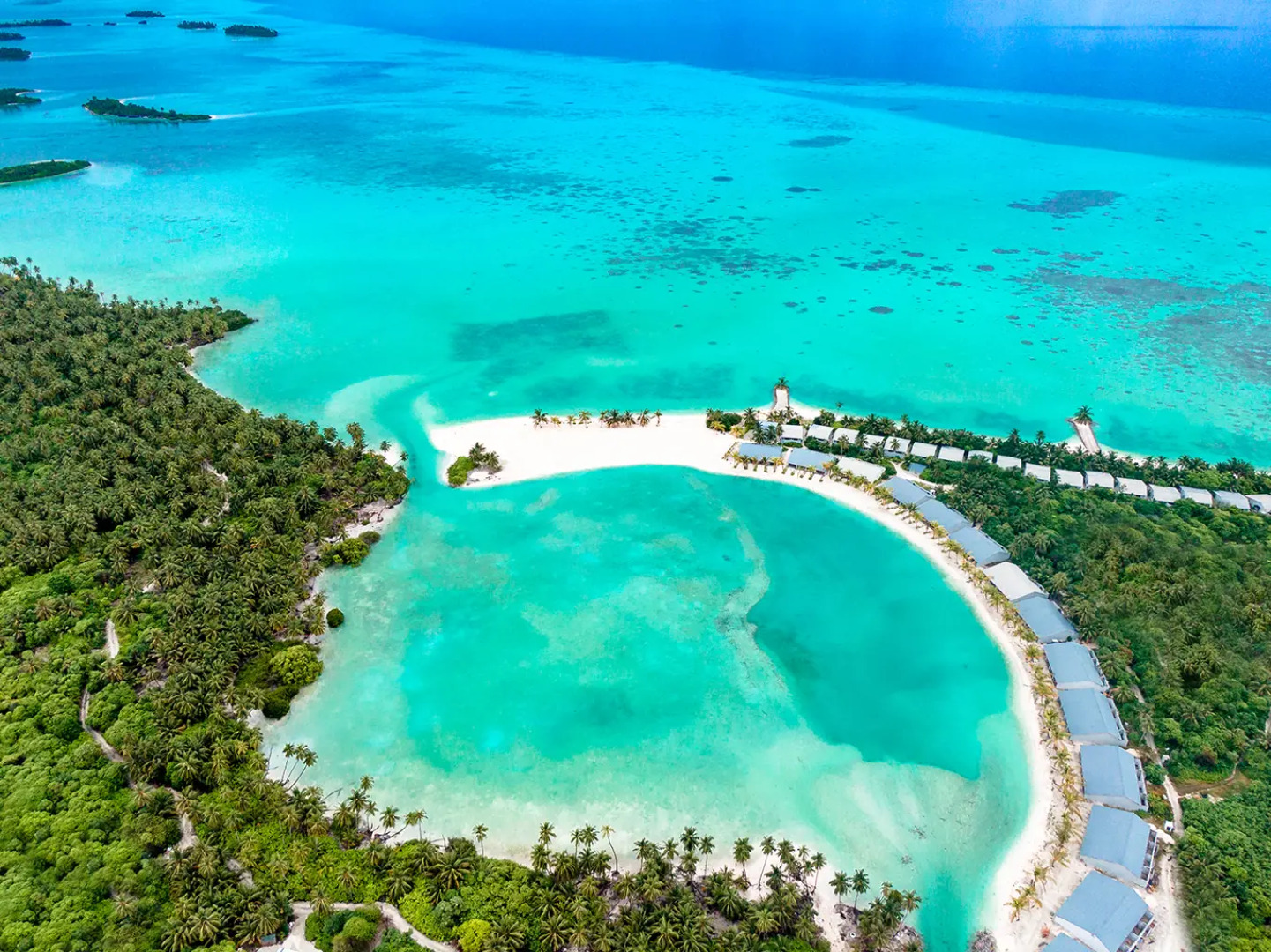 Курортный Отель Rahaa Resort