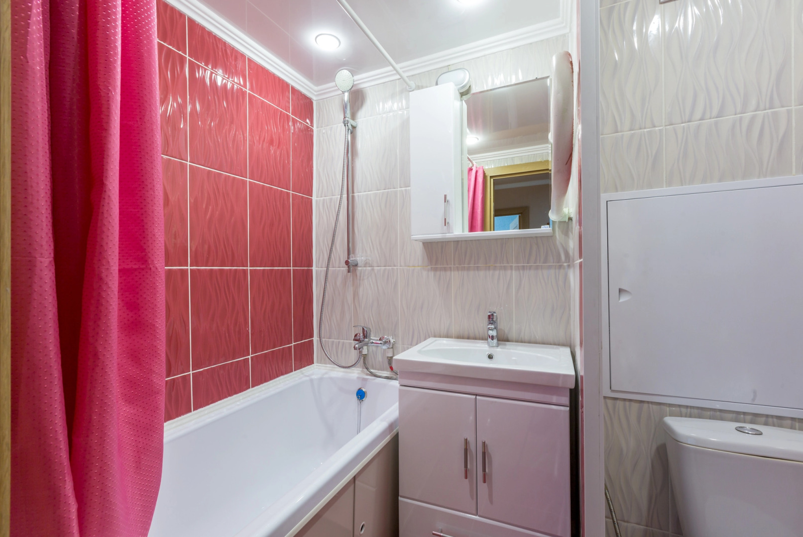 Апартаменты Гости Любят у метро Римская Бежевая