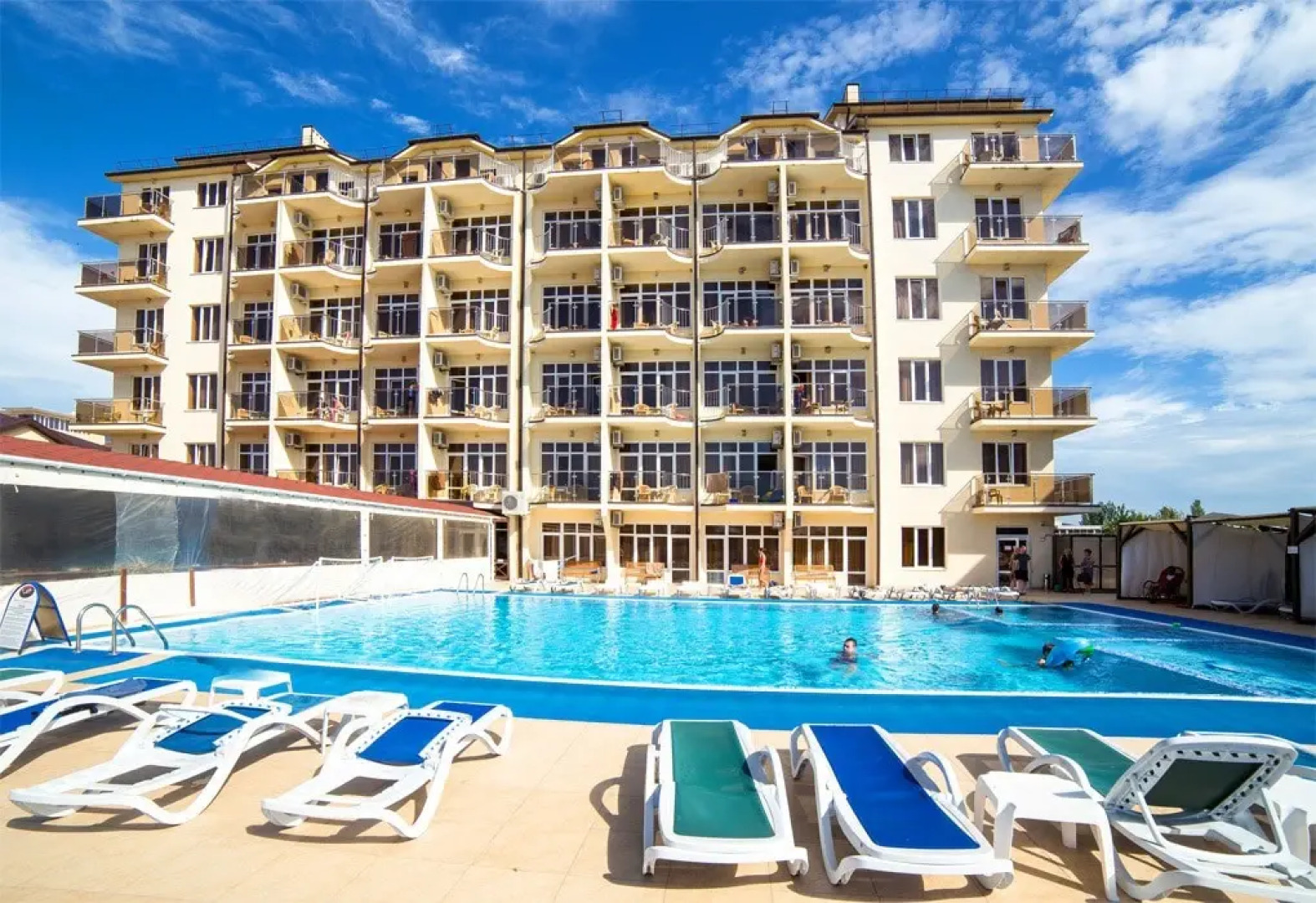 Отель Меридиан Плаза