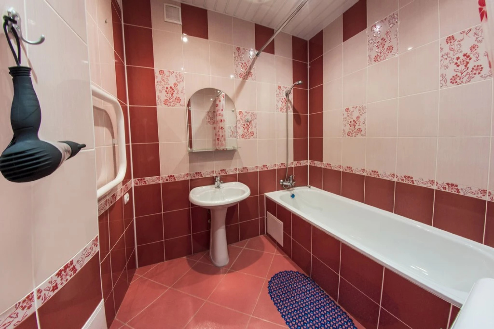 Апартаменты Home Hotel на улице Рабкоров