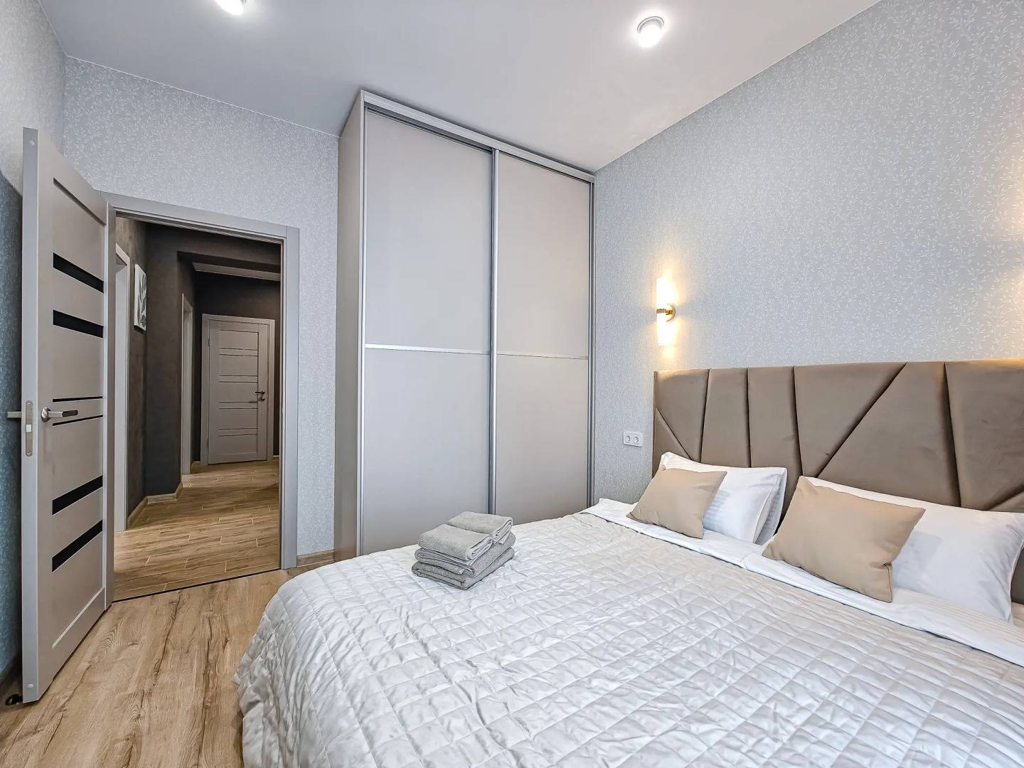 Апартаменты Stepanenkov с угловой гостиной на Комсомольском 6