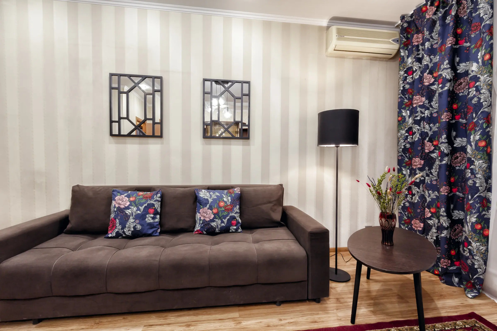 Апартаменты 01 Самый центр. Идеально для командированных и туристов.