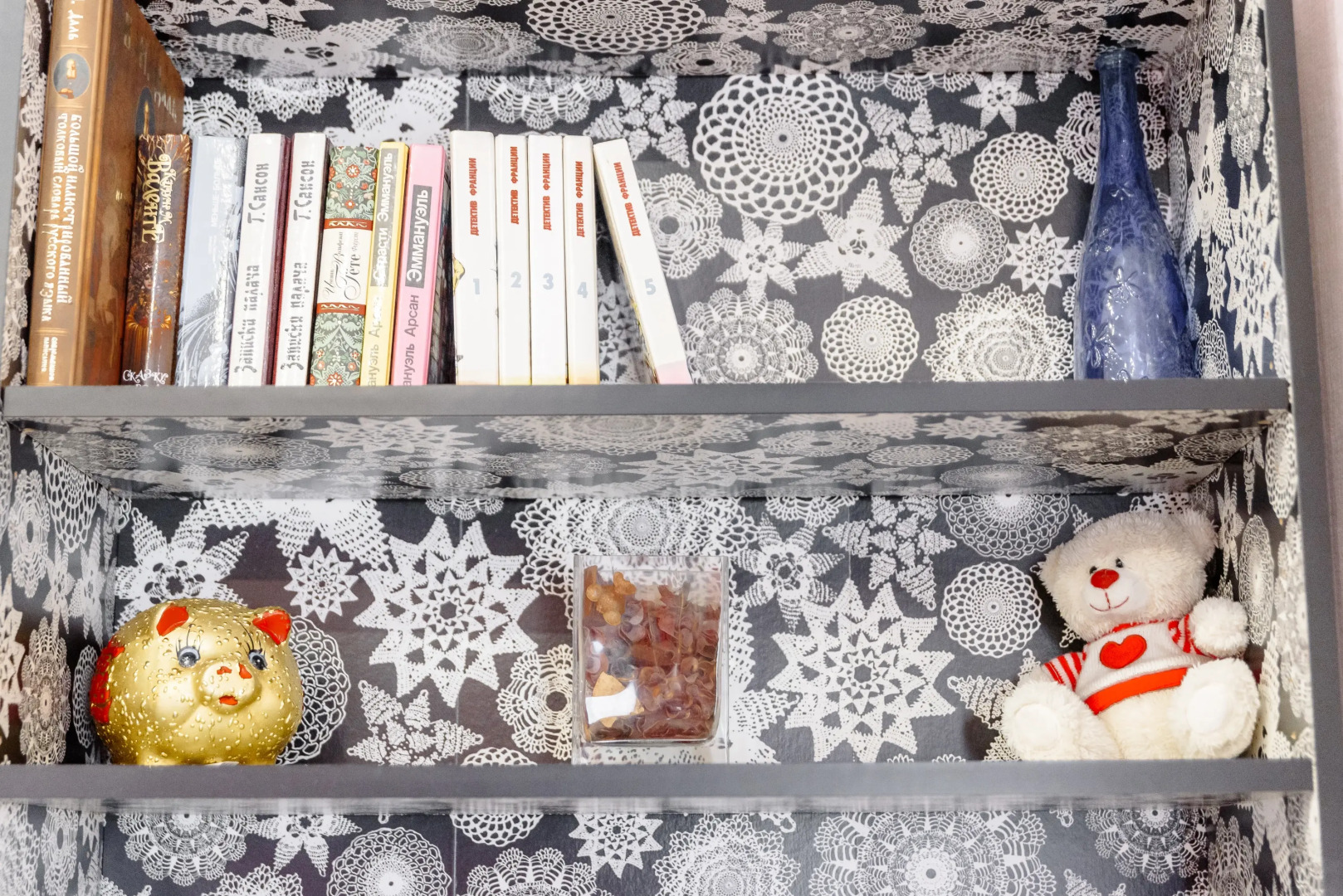 Апартаменты в Центре На 1 Линии с Видом на Крейсер Михаил Кутузов Море и Форумную Площадь от LetoAрart