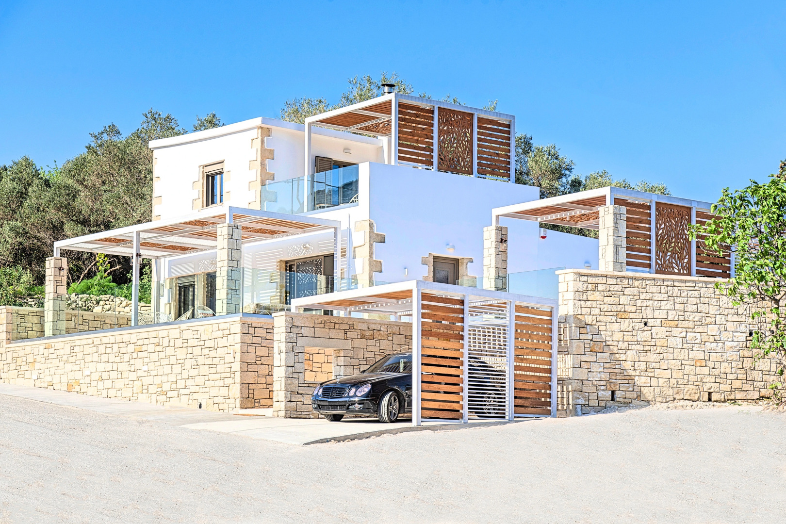 Вилла Blue Lake Heated Pool