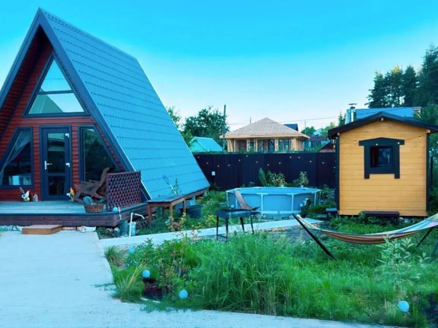 Частный дом А-фрeйм с баней и артезиaнским бaсceйном