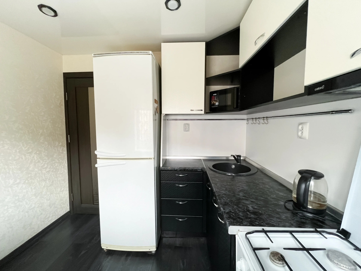 Квартира 2-комнатная на Коминтерна 17