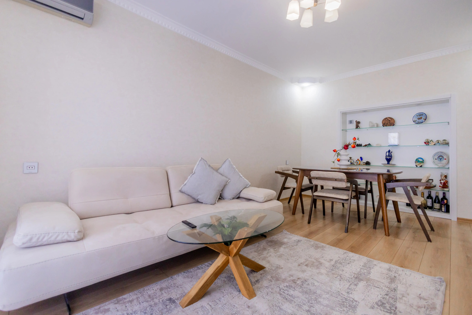 Апартаменты Двухспальные с Гостиной Комнатой в Центре Города