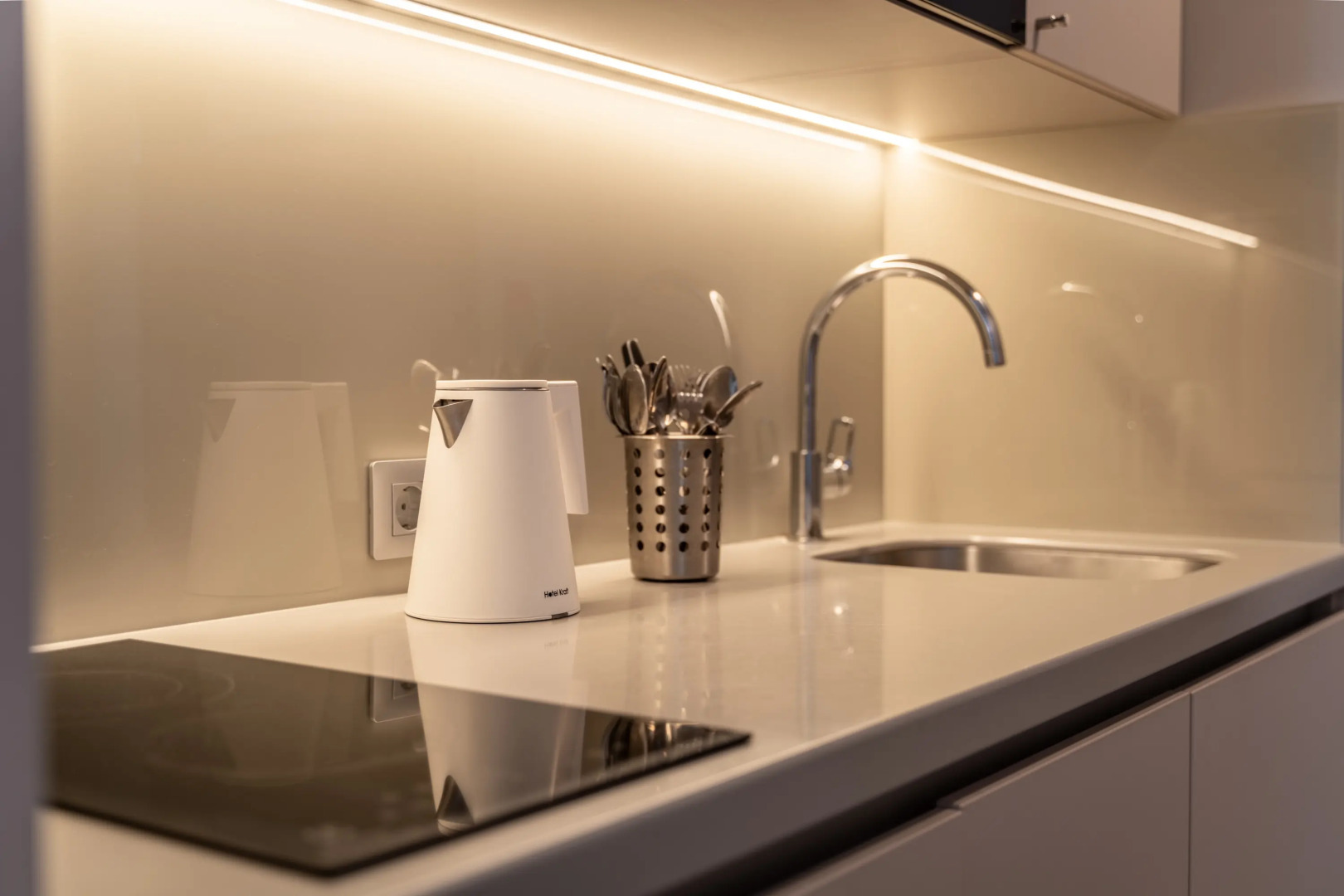 Апартаменты Дизайнерские с бассейном и морем вместимостью от 1 до 3 гостей от собственника