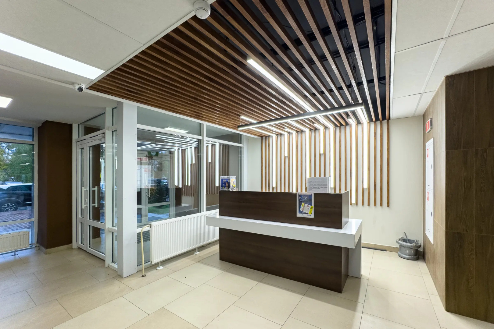 Апартаменты с панорамными окнами на набережной реки