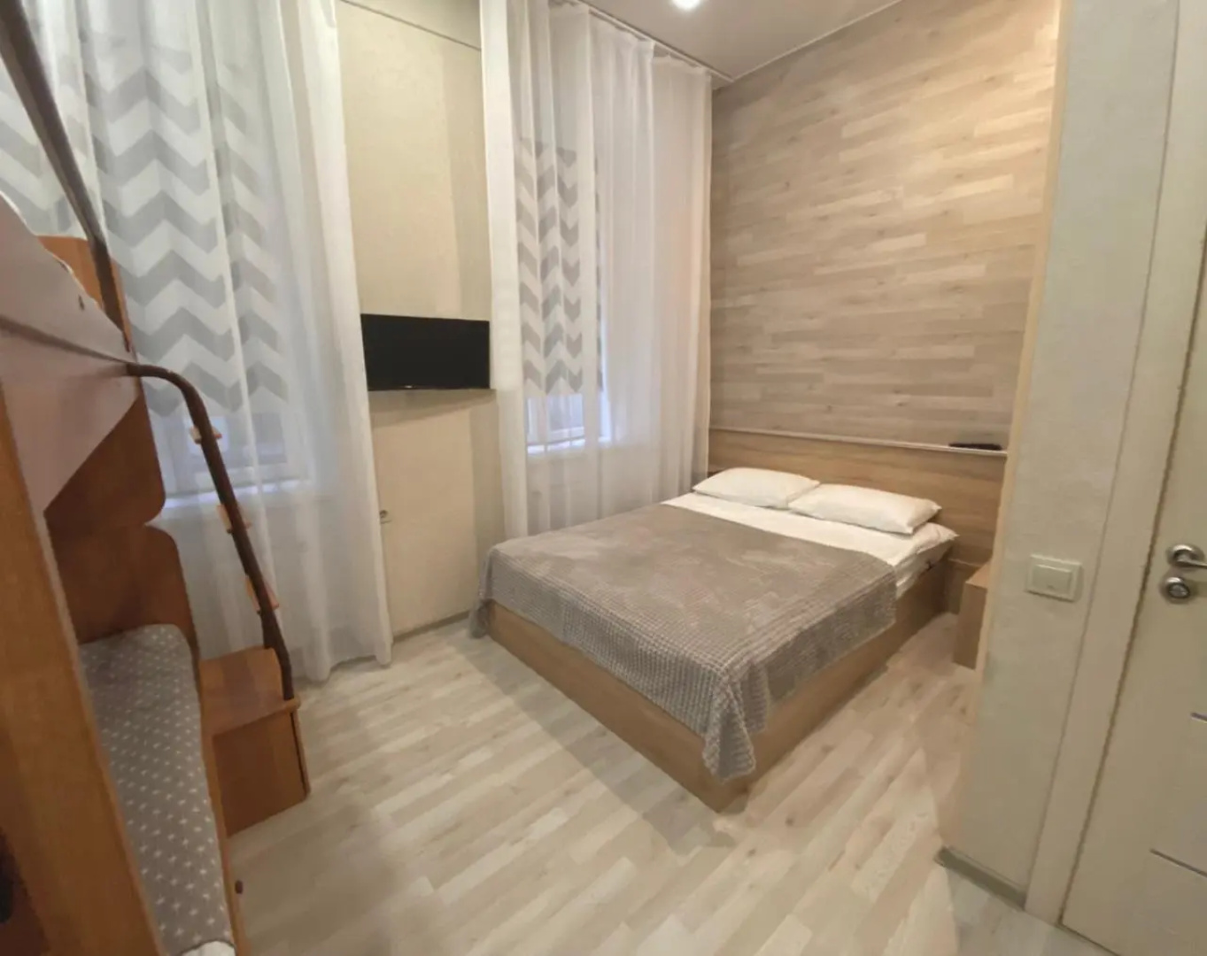 Hotel 812