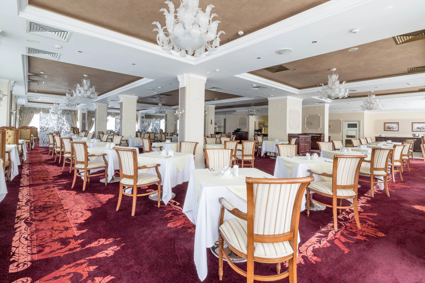 Отель Милан