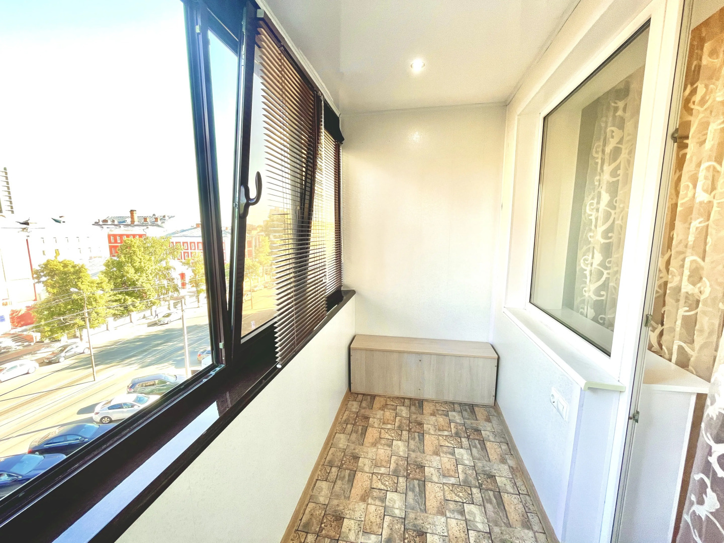 Апартаменты двухкомнатные в Центре Города на 5 этаже (рядом с набережной р. Волга) у ул. Арцыбушевская, 204