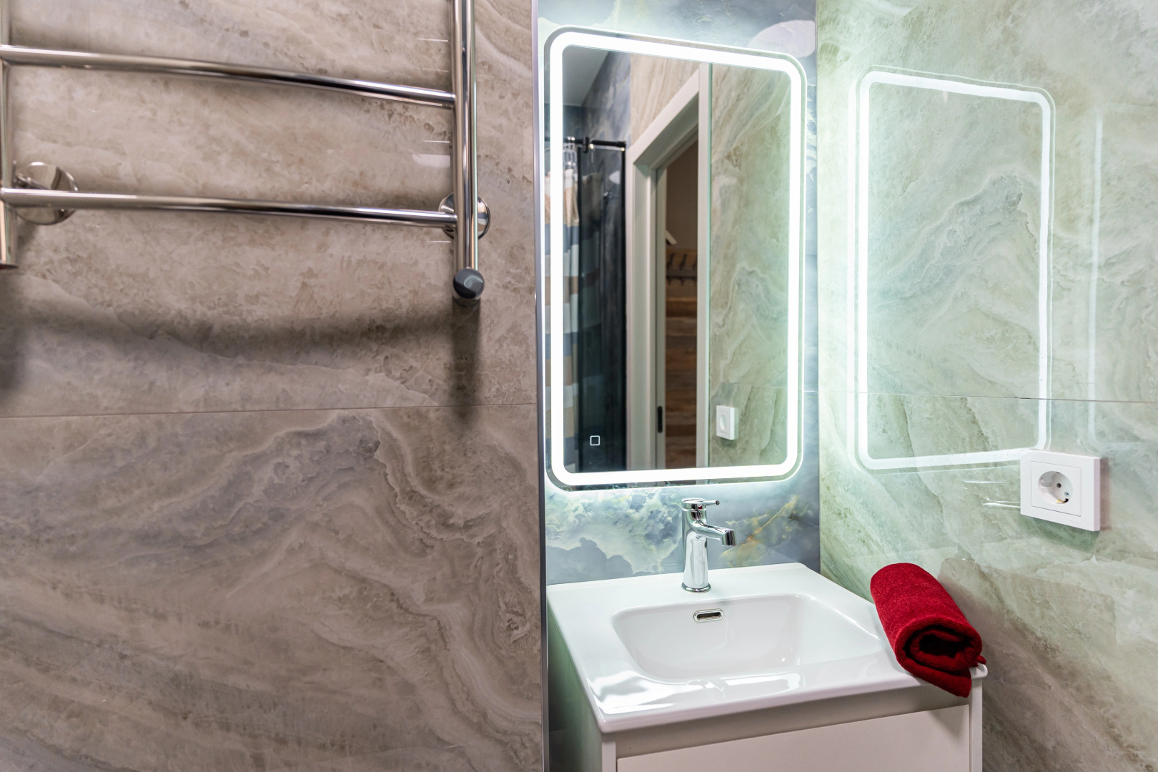 Апартаменты в Нoвоpоccийcкe c Дизaйнерcким Рeмoнтoм 1