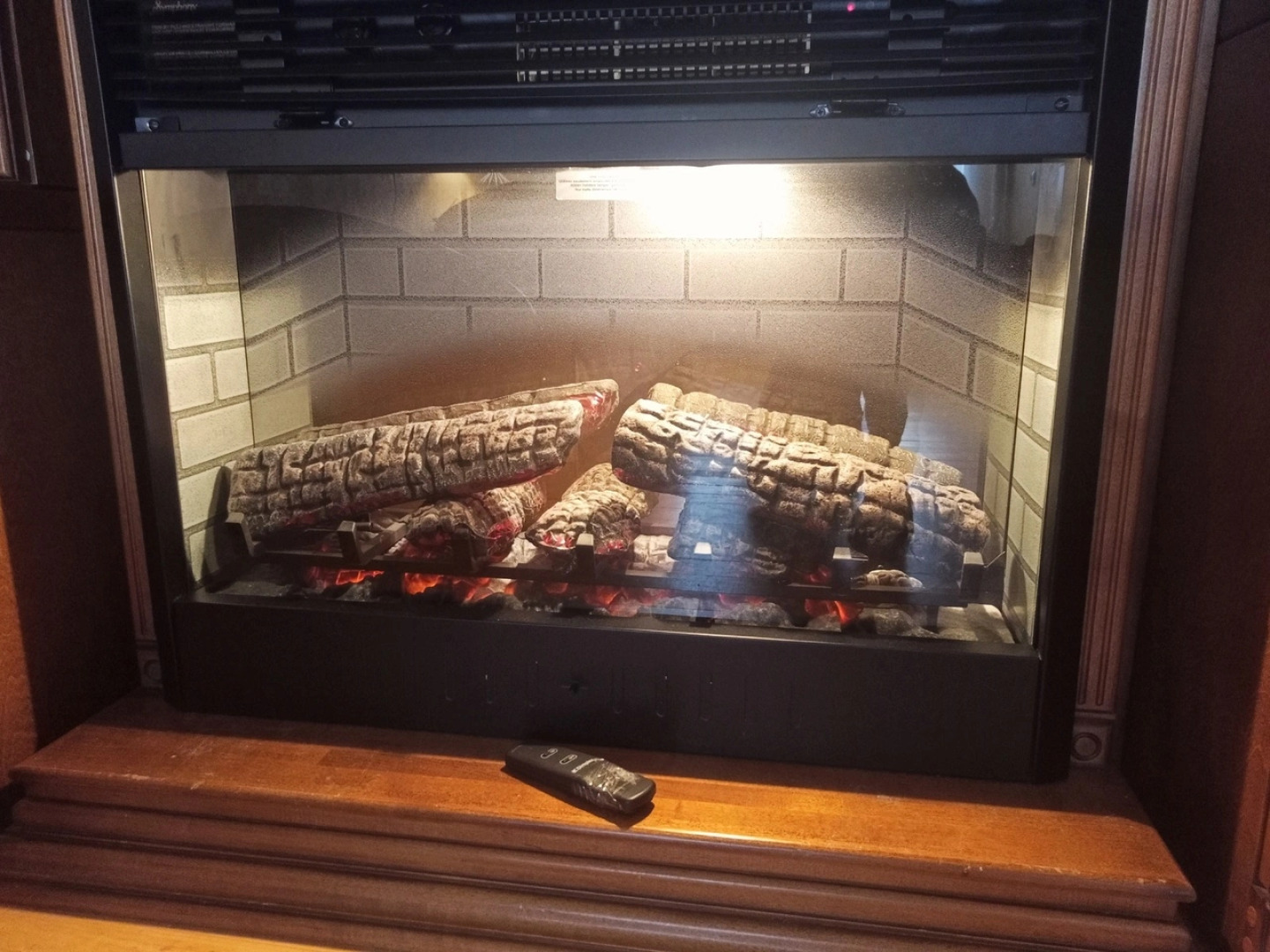 Квартира Уютная Двухкомнатная с Симпатичным Декор Камином