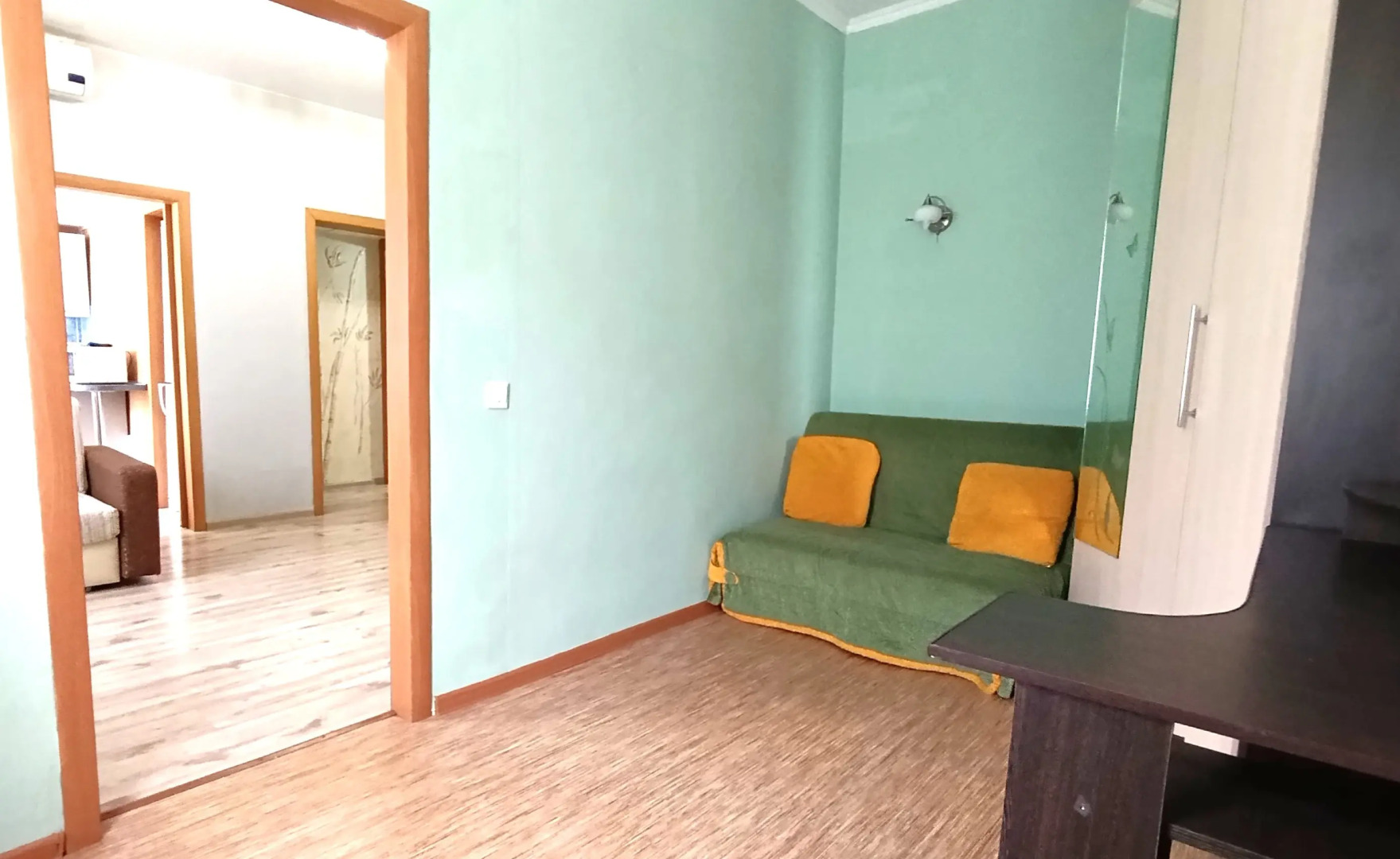 Двухкомнатная квартира в центре "Орхидея от МОИАпарт"