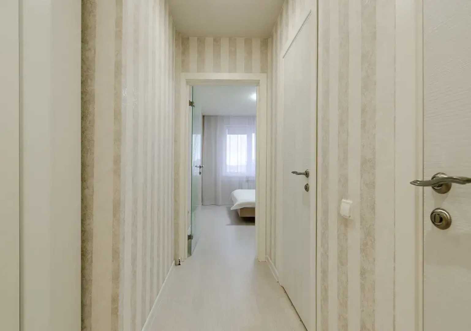 Апартаменты "Белоснежная 2 комнатная на Франко"