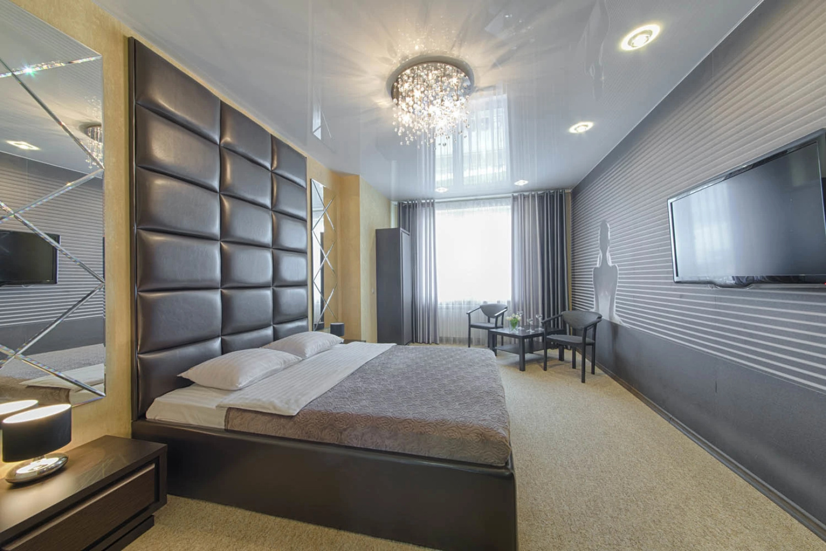 Апартаменты 2-комнатные HomeApart Скрыганова, 4А