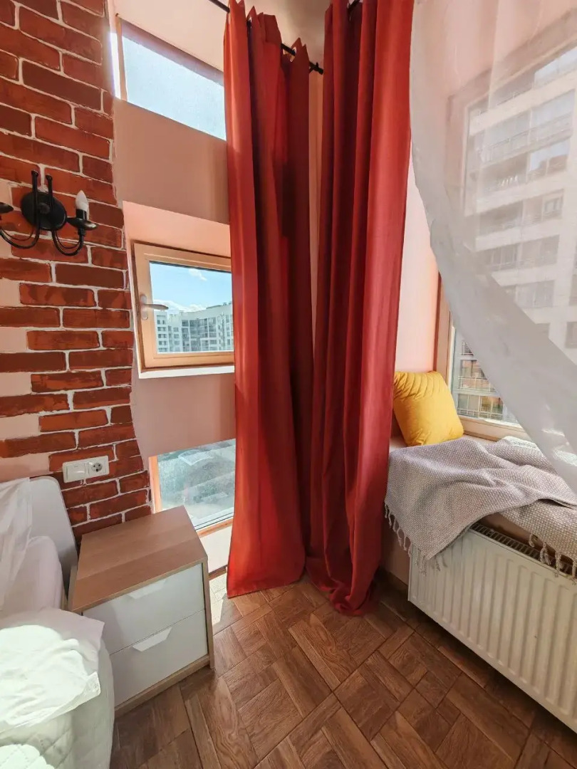 Квартира Светлая в Шаговой Доступности от Метро