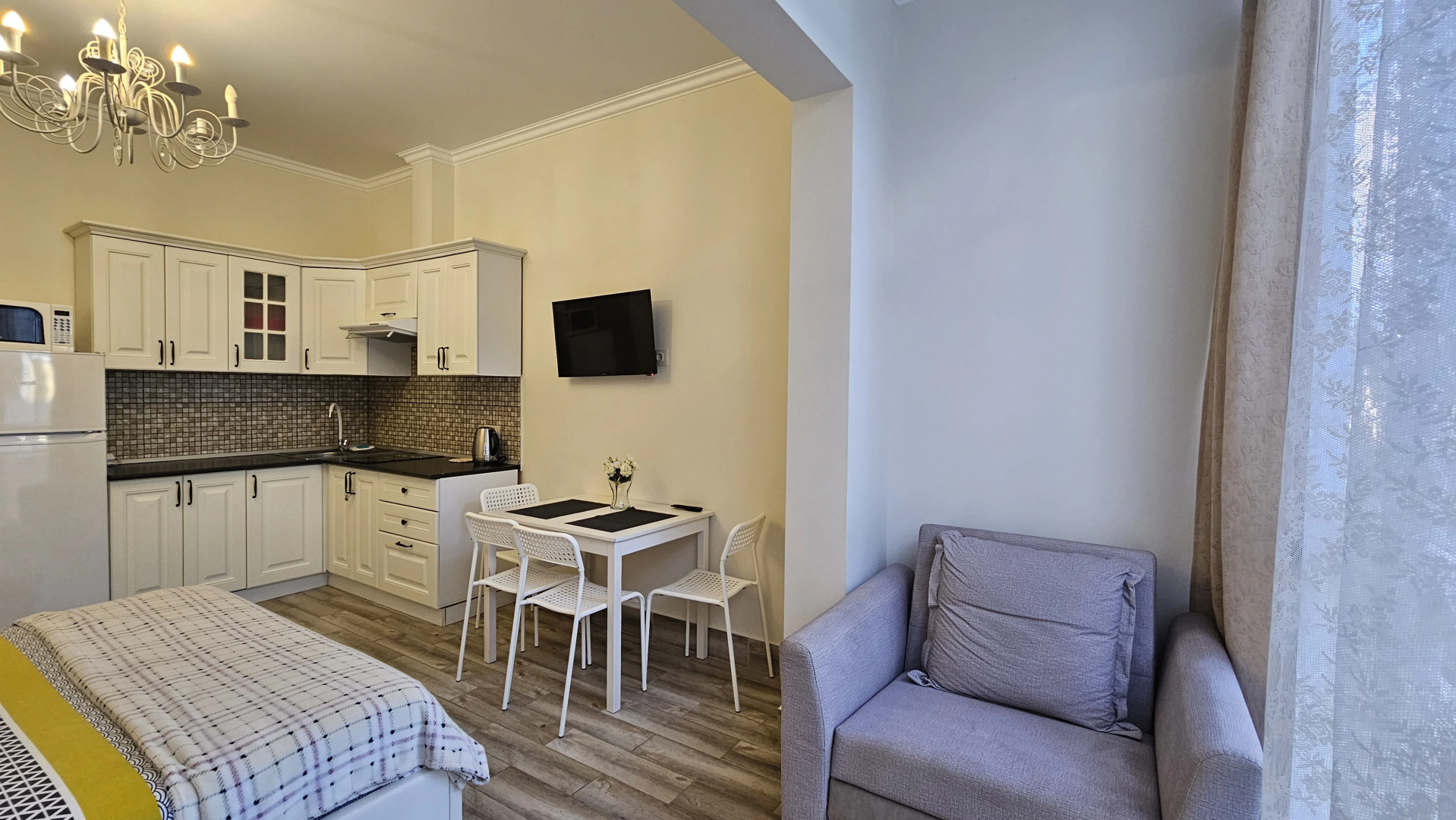 Апартаменты Уютная Студия в Центре на Войкова от HomeHotelSochi
