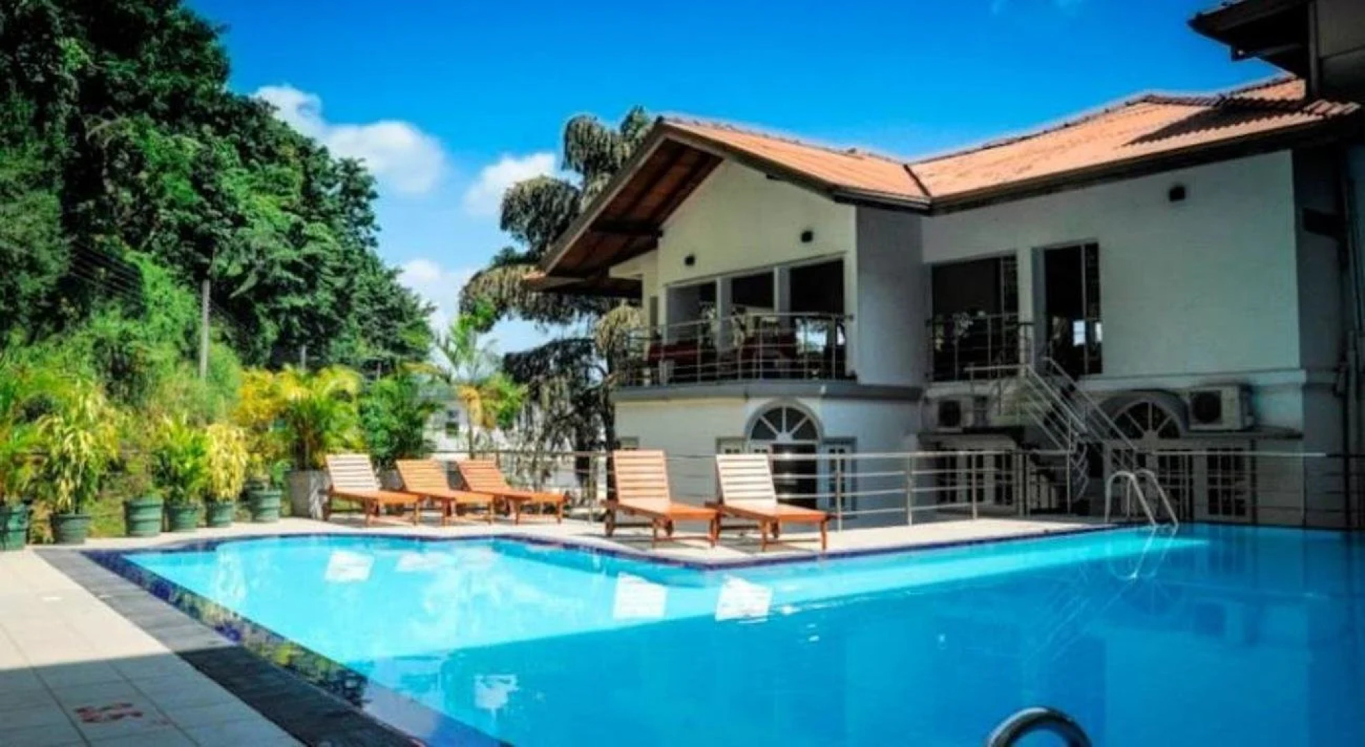 Отель Senani Hotel